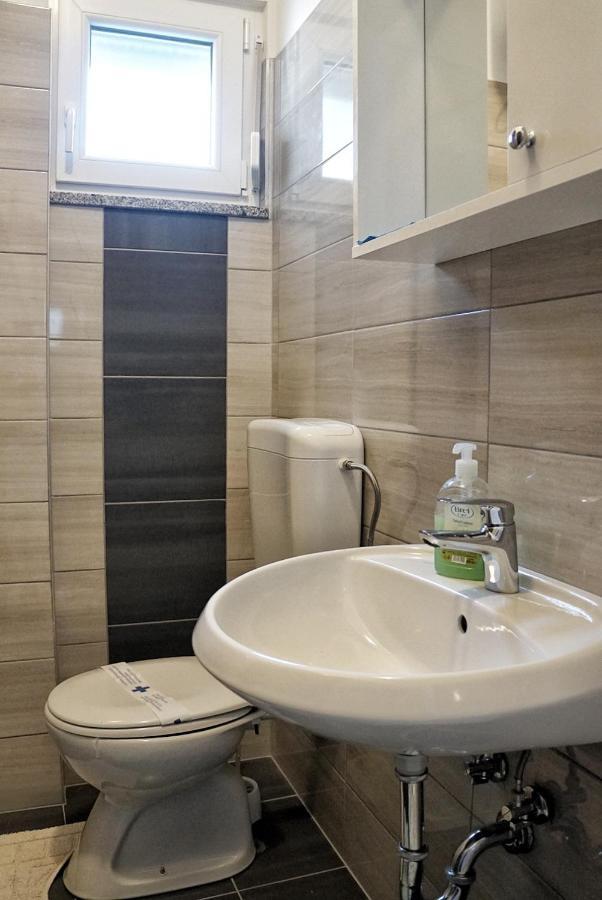 Apartmani Vesna Замбратия Екстериор снимка