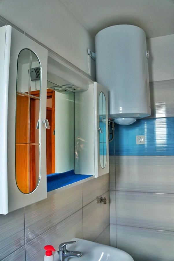 Apartmani Vesna Замбратия Екстериор снимка