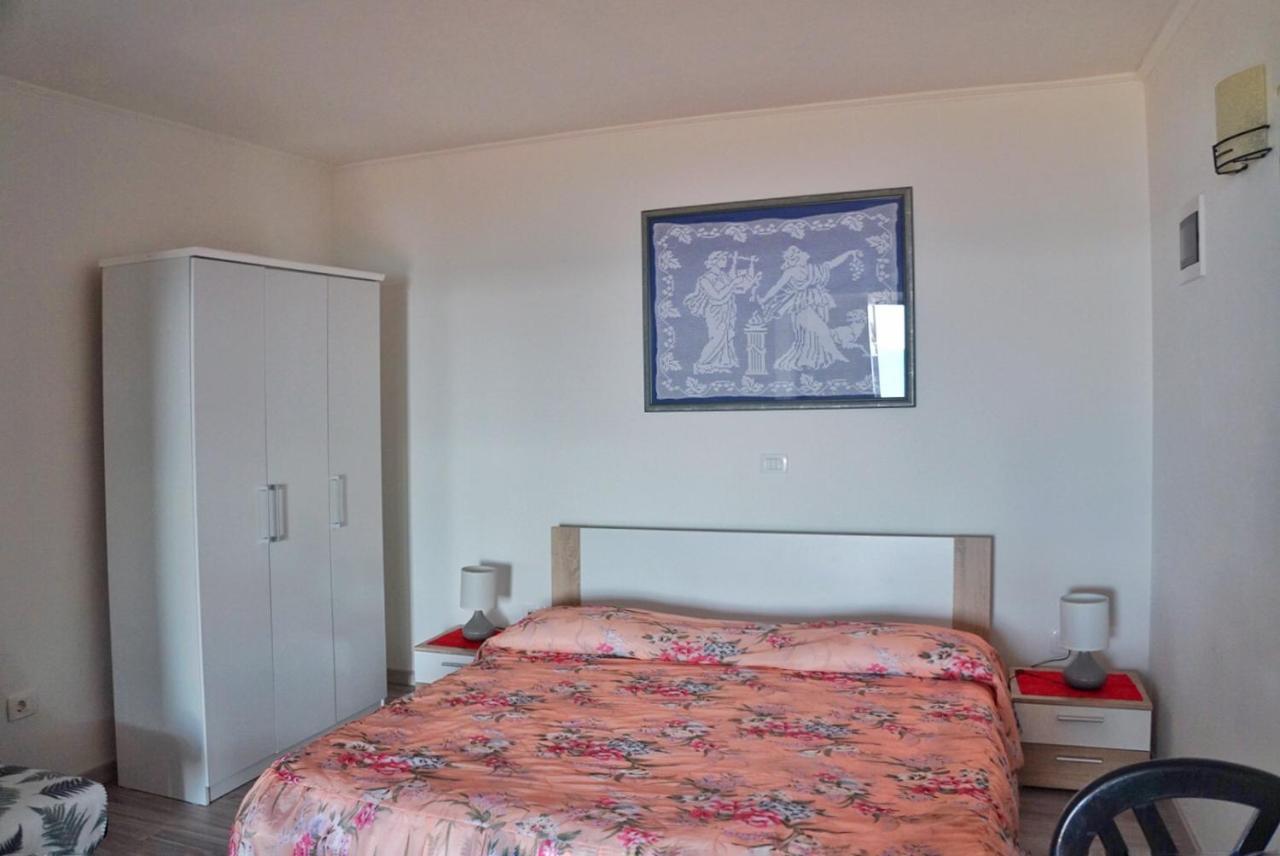 Apartmani Vesna Замбратия Екстериор снимка