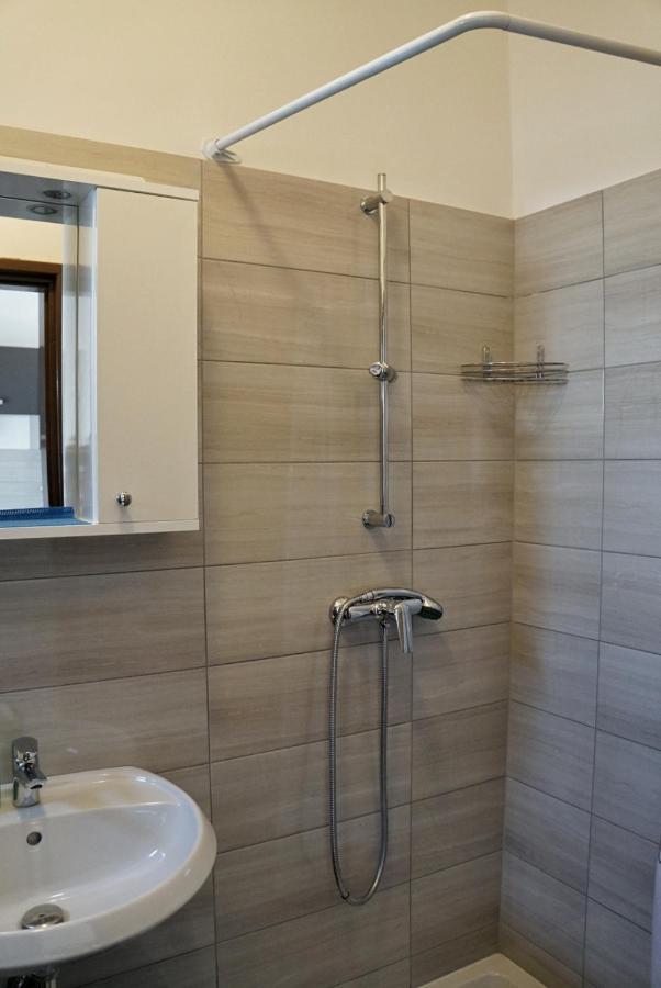 Apartmani Vesna Замбратия Екстериор снимка