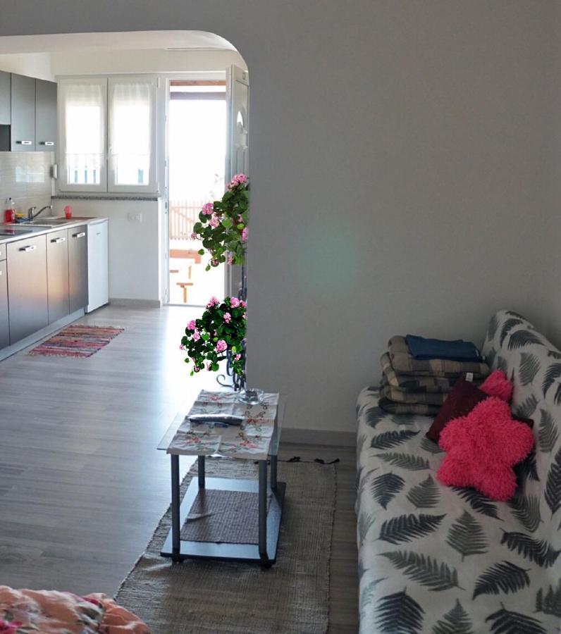 Apartmani Vesna Замбратия Екстериор снимка