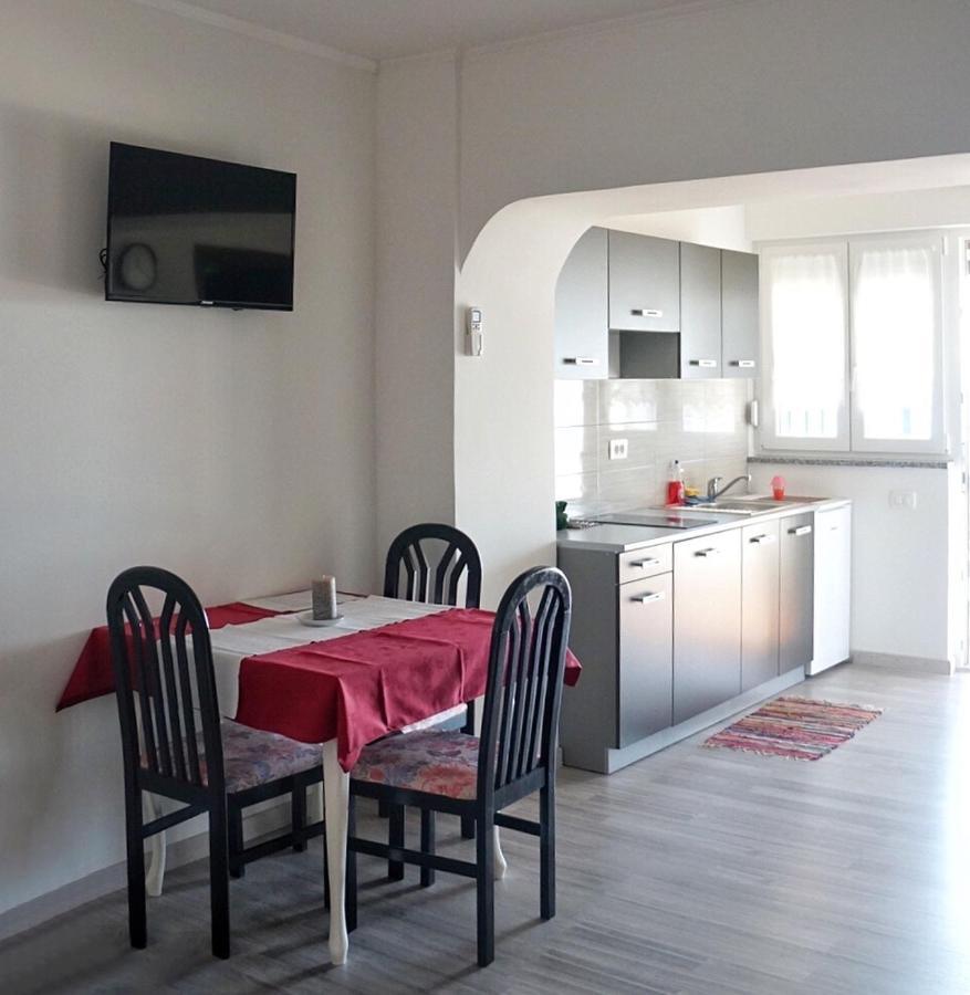 Apartmani Vesna Замбратия Екстериор снимка