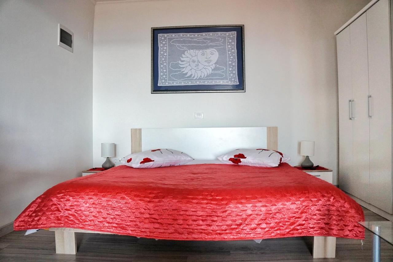 Apartmani Vesna Замбратия Екстериор снимка