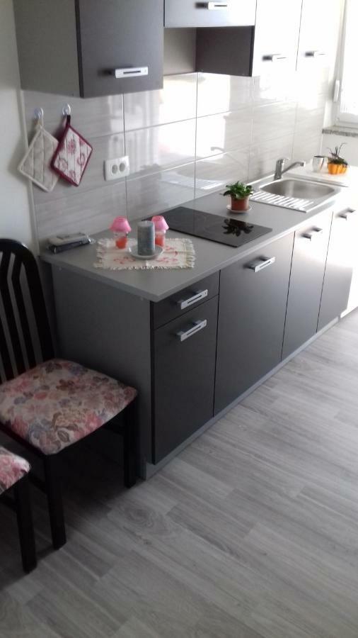 Apartmani Vesna Замбратия Екстериор снимка